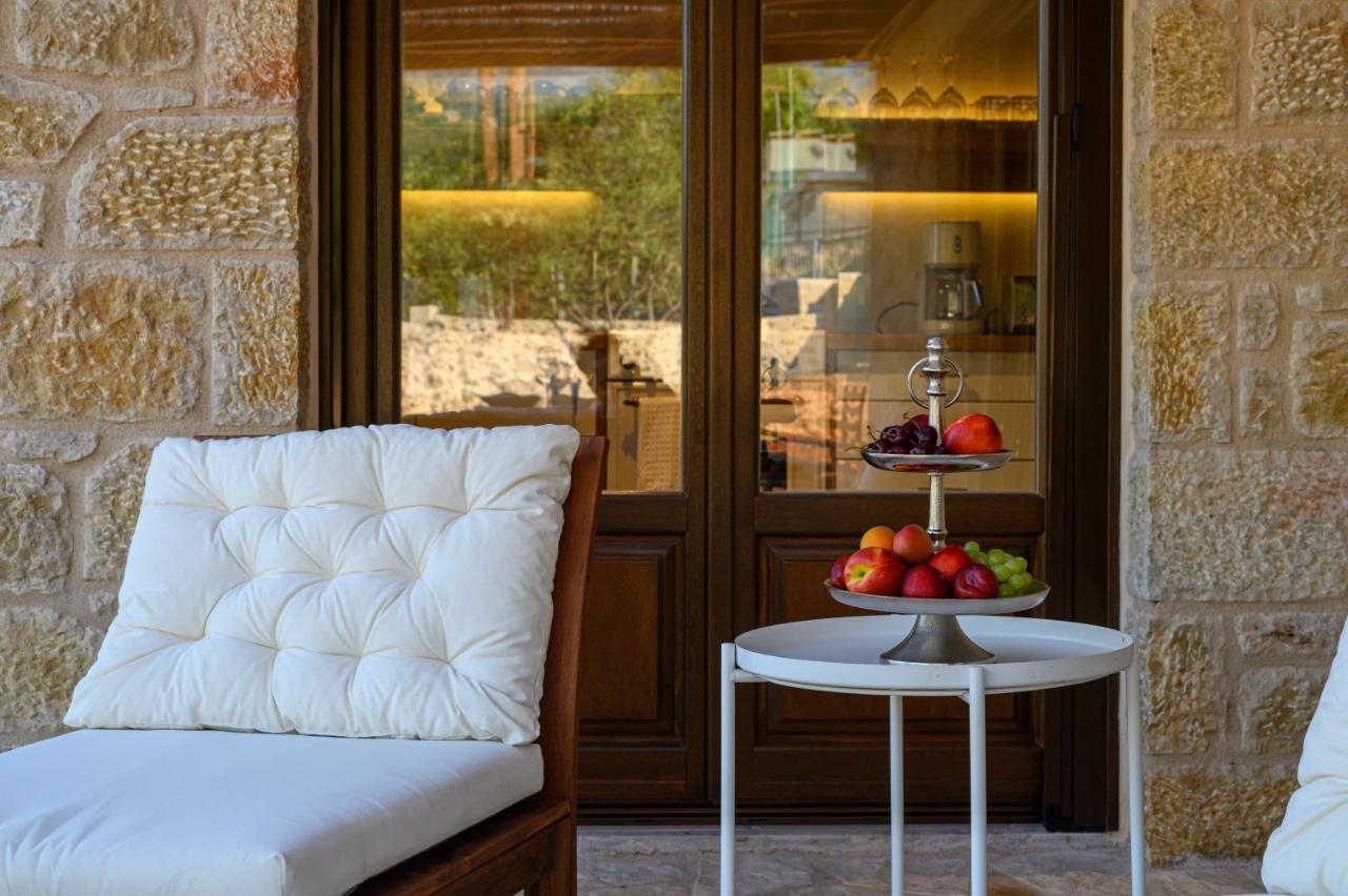 Aloni Ekies Villa