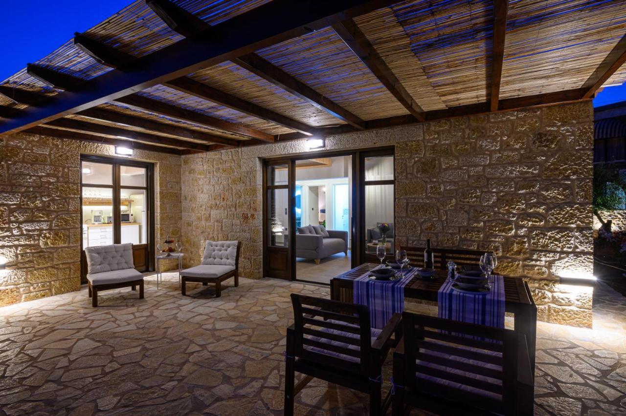 Aloni Ekies Villa *