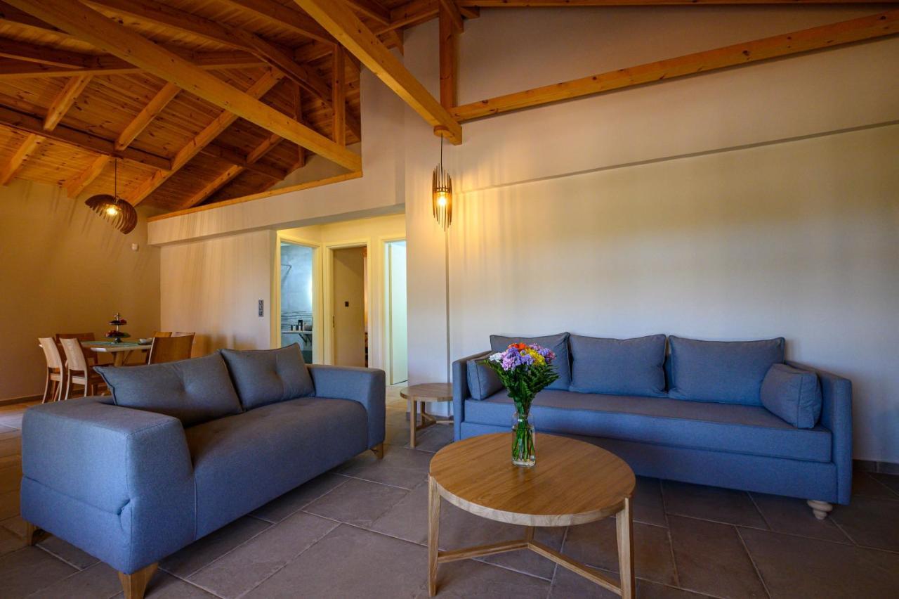 Aloni Ekies Villa